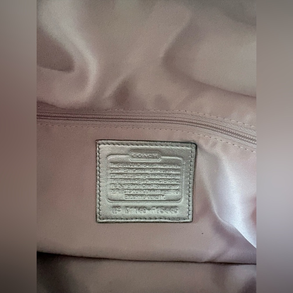 Coach Women's Shoulder Bag in Metallic Silver and White - Picture 4 of 5
